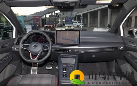 想买性能“小钢炮”，不妨看看26款高尔夫GTI，德系调校有韵味？-2