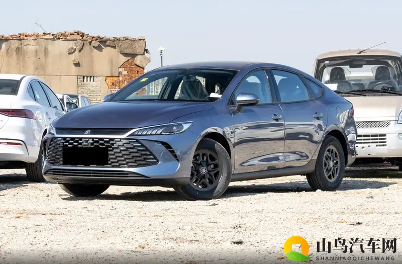 6.78万起售，百公里油耗3.9L，解读这车配置如何？-1