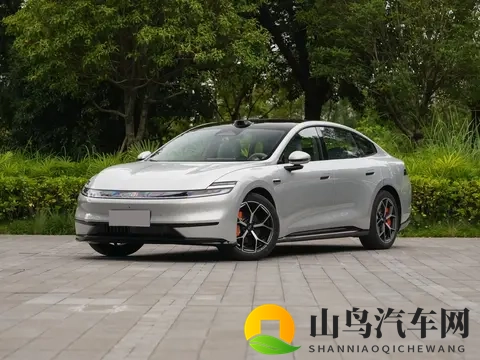 长安掀桌子了!全新中大型车配6C快充+双叉臂前悬,售价1099万起-1