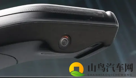 30万级家轿新选择！阿维塔12四激光版让智能出行更舒心-1