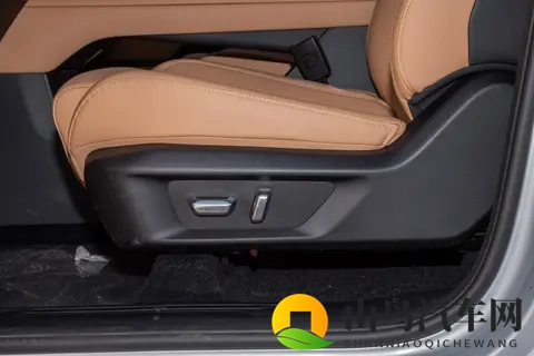 一车三动力？星光730：就是要打破10万级MPV“硬梆梆”的魔咒-1