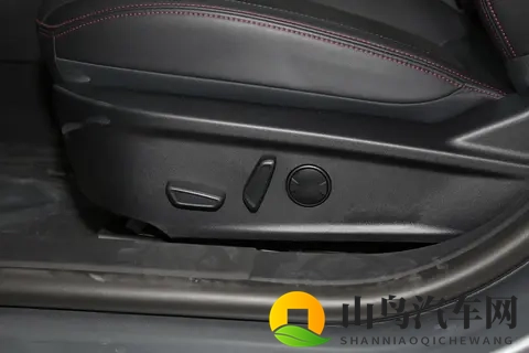 开福特蒙迪欧半年，发现它很适合家用，空间大，配置高，不后悔-2