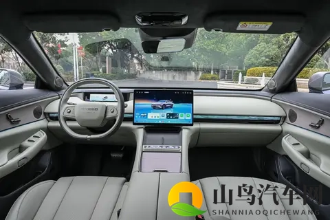 2025 款星纪元 ES 价格超良心，11月购车福利还多，这性价比绝了！-1