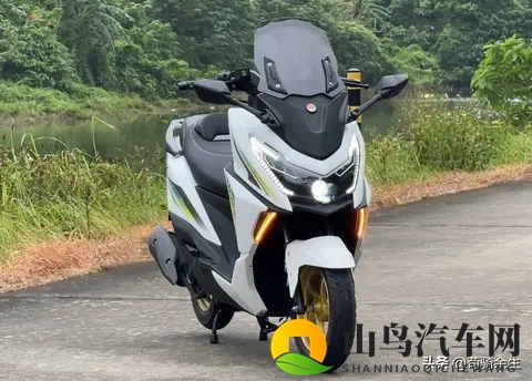 5380起!诺维娜M6 150踏板上市,150排量+ABS,通勤代步新选择!-3