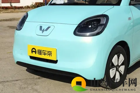 五菱宏光MINI EV四门版解读，应该怎么选？-2
