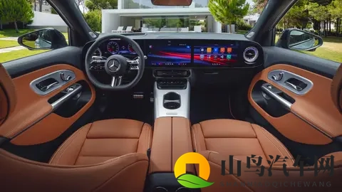 第二代奔驰GLB来了 带星空顶 有四驱 腿部空间显著提升 12月首发亮相-1