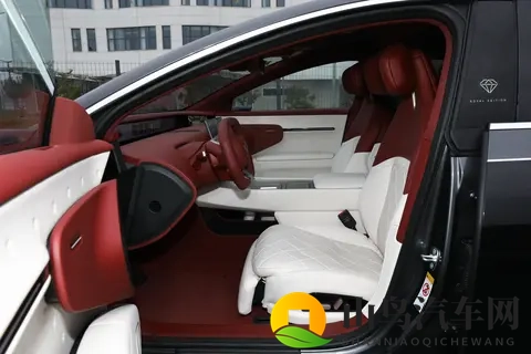 阿维塔12四激光版深度体验：中大型新能源轿车新标杆！-3