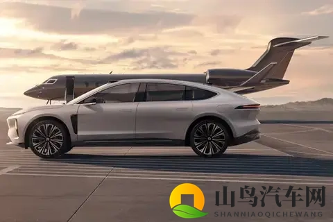 蔚来ET9:2025款102度电池,入门即满配,768万起售,值得买吗?-2