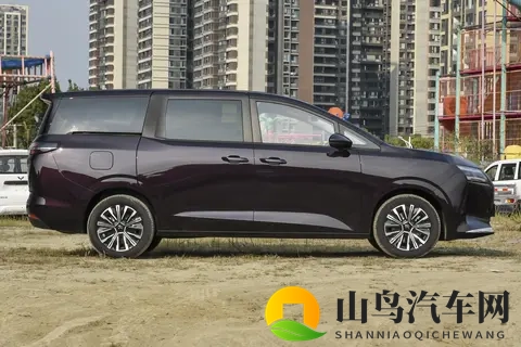 73万起神车价!五菱星光730优缺点一览,低配直接忽略-3