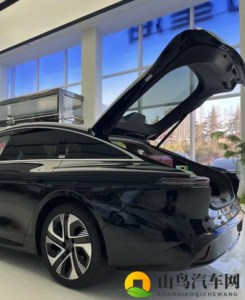 新车售1868万元_增感应式尾门,2025款星海S7尊贵版上市-1