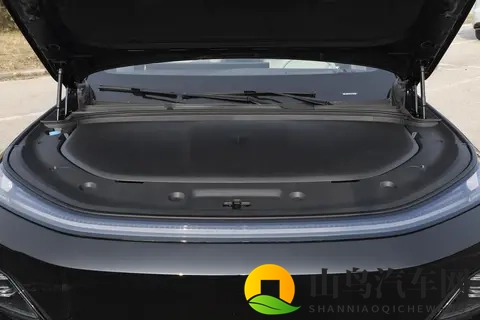 解读深蓝 S09 2025 款后驱 Max：家庭出行的实用之选-2