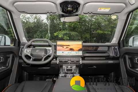 15万级全能方盒子SUV，四驱、大空间、配置全，值得一看-2