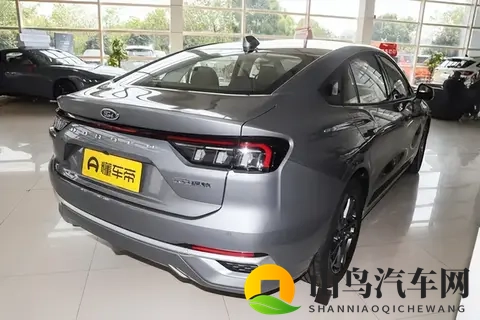 预算15到18万想买合资B级车，这台中型车能让年轻人放弃电车吗？-3