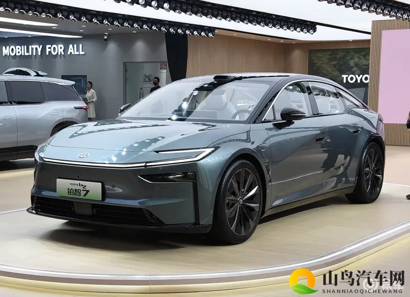 丰田还是露馅了！铂智7曝光，用华为电驱续航破700km！-1