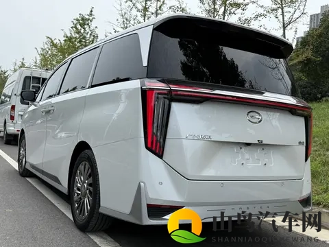 20万拿下国产旗舰MPV，17万公里准新传祺M8！-2