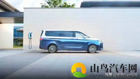 国产又一款中大型MPV，1268万起，车长超53米，续航超1420km！-1