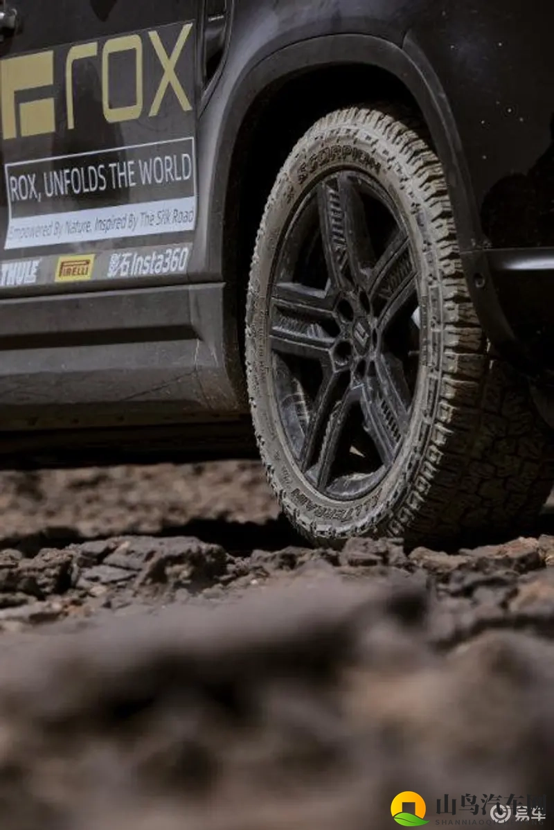 《潜水艇女兵满天星》：深海女兵闪耀星空-2