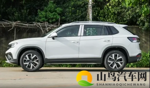 福特领睿燃油版宽适大空间对比大众探岳，谁是全家出行优选？-1