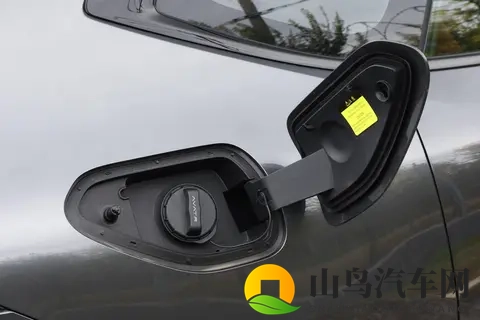 2026款阿维塔12四激光版上市:十项升级,重塑智能豪华新体验-1