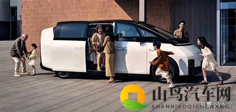 理想MEGA自燃后，老汤哥先斩后奏，李想没插手却最懂-3