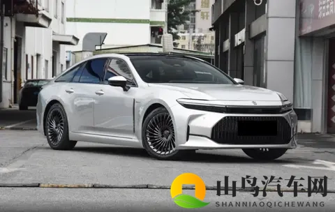 一文看懂皇冠（进口）购车指南，解读配置差异，应该怎么选？-3