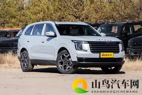 奇瑞又出新宠！15T爆184马力，这台SUV真的适合家用吗？-1