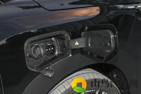 1268 万起售，增程车也能静谧舒适？这款新车值得一看！-3