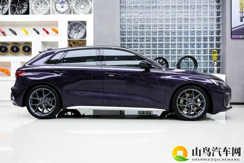 男人和女人打扑克的软件：未来座驾,智行新境界-1