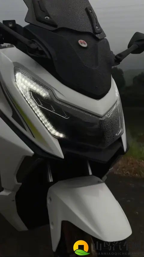 5380元起！诺维娜M6 150踏板，动力配置双在线，这波操作太香了！-1