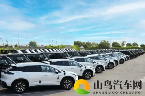 文远知行将在阿布扎比开展纯无人Robotaxi商业化运营-1