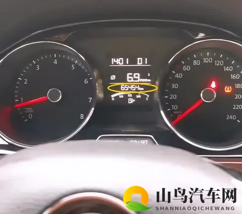 跑了六万五千公里的大众宝来，车速一上50就像开船，怎么回事？-3