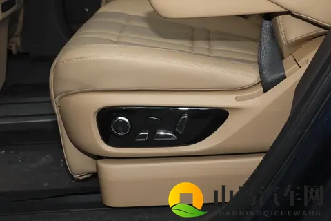 深蓝S09与蓝山，都是华为系6座SUV，家用选哪个更合适？-2