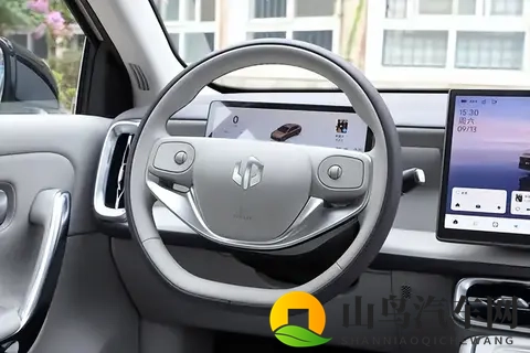 10万纯电轿车能否兼顾性能与实用？它或许给了个新答案-3