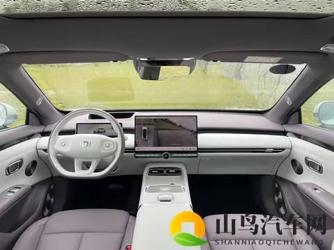 “超配”+“超值” 长安启源A06上市,售1099万起-1