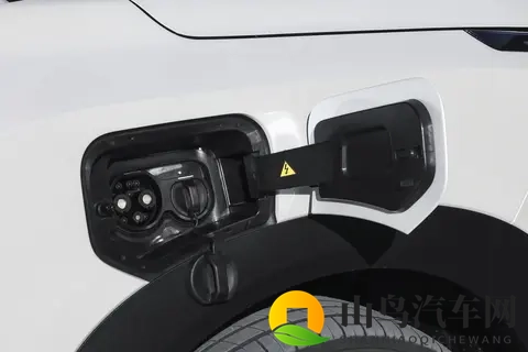 55L油耗+210km纯电续航,AION i60增程版开启预售-2