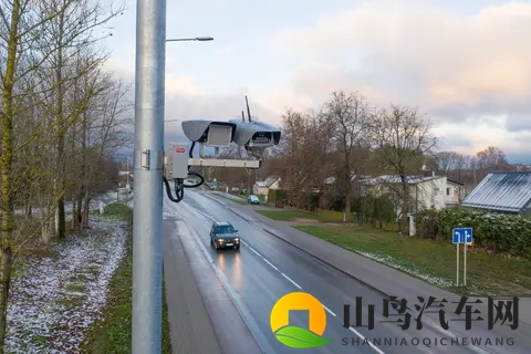 加拿大安大略省全面拆除测速摄像头,省长怒批是“敛财工具”-2