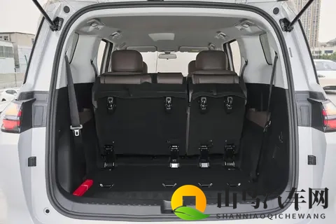 10万级7座MPV，768万起售，家用真香！五菱星光730 PHEV-3