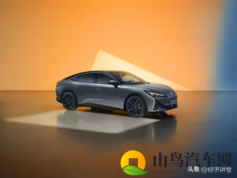 买比亚迪还是极狐阿尔法-1