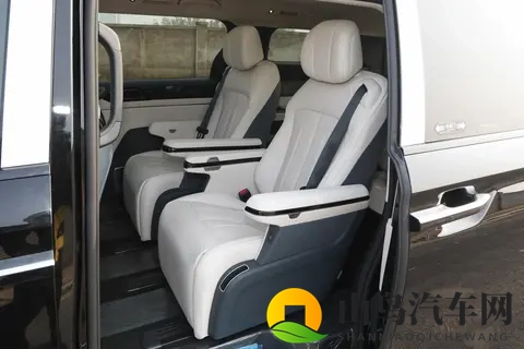 奶爸车的新选择，车长5145mm，配15T混动，纯电续航218公里-3