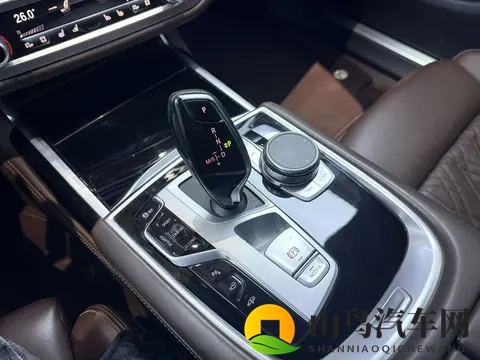 538万，体验陆地头等舱——22款宝马740Li，7万公里-2