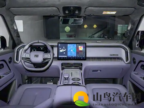 30万级全能王！国产增程版“卫士”亮相，轴距超3米，配6_7座可选-2