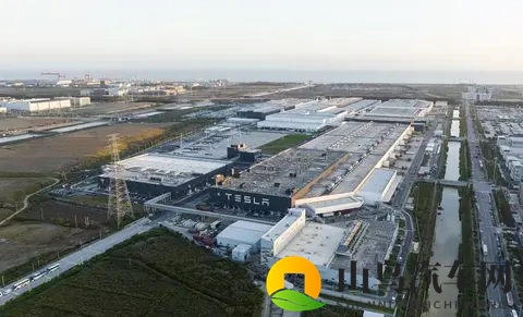 特斯拉Model Y长续航后驱，多花25万买大电池？-2