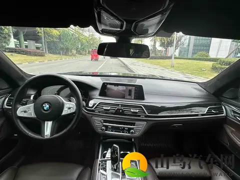 37万拿下二手宝马7系，体验D级旗舰的舒适与豪华-3