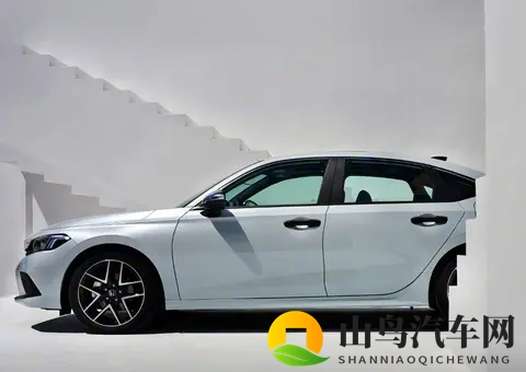 最值得抄底的合资油车，思域终端不到9万块，15T又暴躁又省油-3