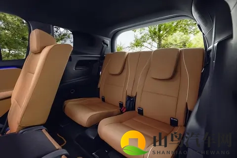 奔驰独有“星空顶”_三联屏设计 全新奔驰GLB官图发布-3