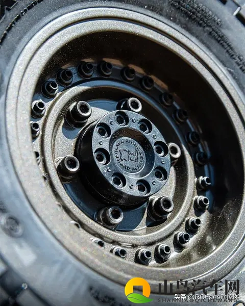 极氪新7车型发布，售价21.98万起，标配千里浩瀚H7智驾系统-1