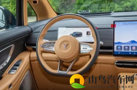 26款岚图梦想家告别“路怒症”与“停车慌”,家庭出行增强信心-2