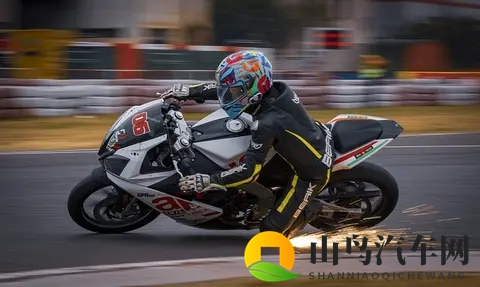 交规要摩托车靠右行驶,靠右就行了吗?-2