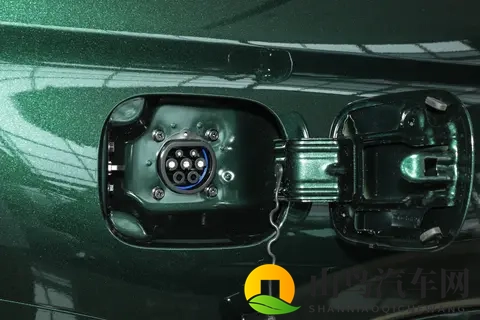 12万级插混新标杆！第三代蓝电E5 PLUS：续航、性能、场景全拉满-1