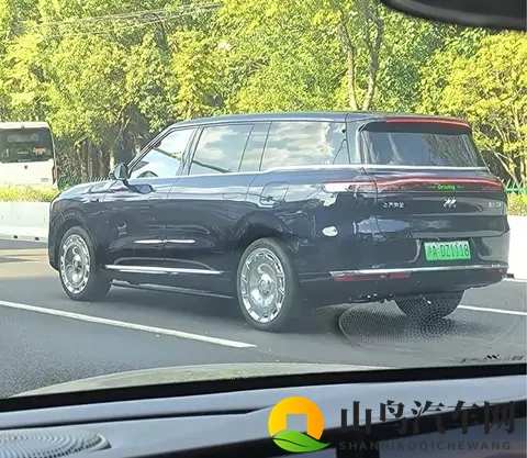 尺寸超理想L9，11月4日开启预售，智己LS9实车现身街头-2